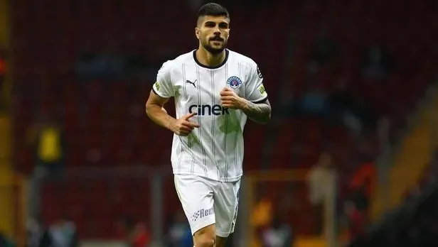 fenerbahce-21-yasindaki-sol-bek-icin-kasimpasa-ile-masaya-oturuldu-1643842071893.jpeg Fenerbahçe 21 yaşındaki sol bek Evren Elmalı için Kasımpaşa ile masaya oturdu-2