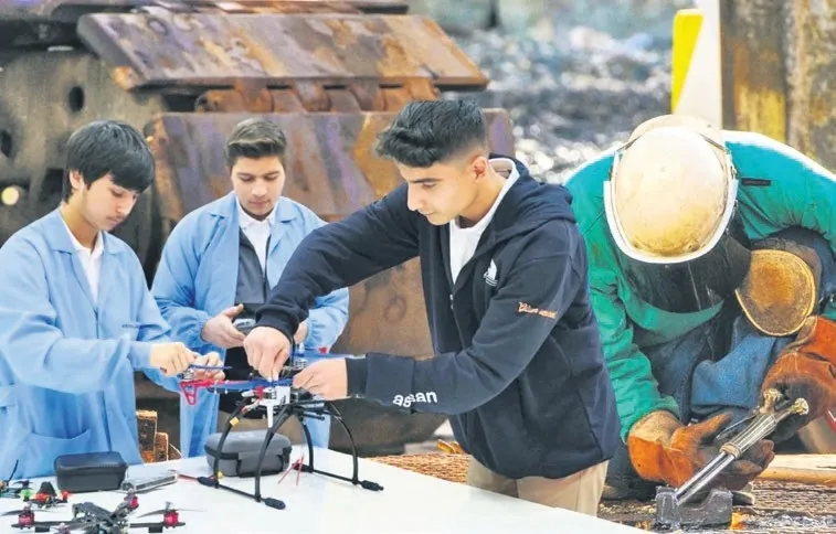 1779750501213.jpeg Almanya modeli Türkiye'de uygulanıyor: Fabrika sahasında eğitim verecek sanayi kolejleri kuruluyor-2