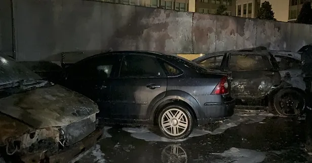 Sarıyer'de şüpheli yangın: 5 araç alevlere teslim oldu