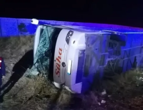 Nevşehir'de Yeniden Refah Partilileri taşıyan otobüs devrildi: 17 yaralı-3