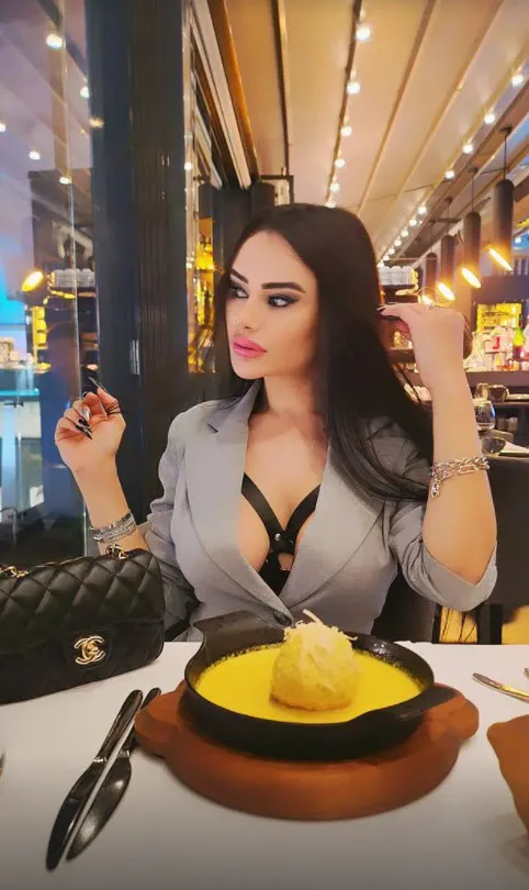 Nasıl para kazandığını açıklayan Naz Mila 'sütyen meraklısı oldunuz' Donuna kadar sattığını söyleyen Naz Mila...-3