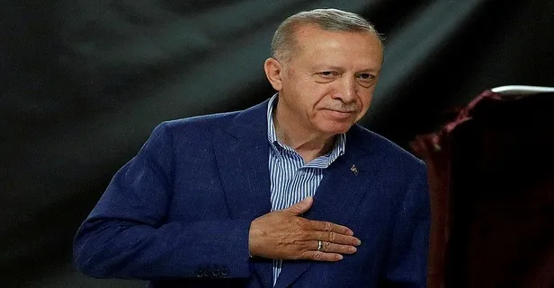 Oy sayımı devam ederken Başkan Recep Tayyip Erdoğan'a Kısıklı'da coşkulu karşılama