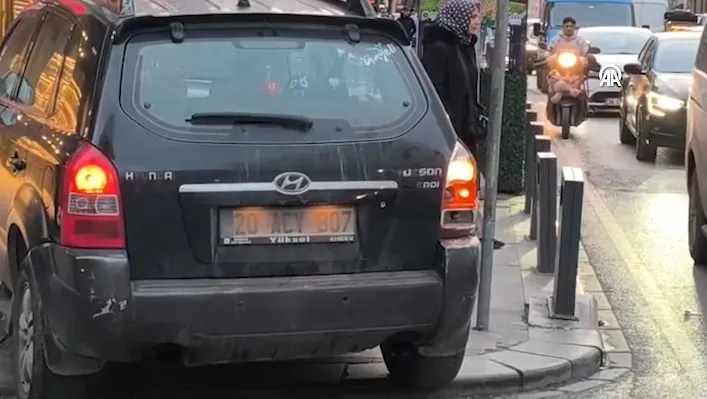 iett-otobusu-bu-kez-de-cipe-carpti-sultangazide-trafik-durma-noktasina-geldi-1772825871920.jpeg İETT otobüsü bu kez de cipe çarptı: Sultangazi'de trafik durma noktasına geldi-2