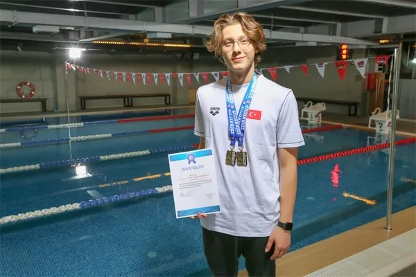 son-dakika-tokyo-olimpiyatlarinda-turk-bayragini-milli-yuzuculer-merve-tuncel-ile-berke-saka-tasiyacak-1626877129946.jpg SON DAKİKA: Tokyo Olimpiyatları'nda Türk bayrağını milli yüzücüler Merve Tuncel ile Berke Saka taşıyacak-10