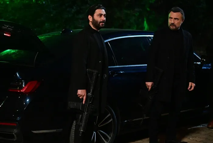 ben-bu-cihana-sigmazam-50-bolum-2-fragmani-heyecani-doruklara-cikardi-cezayiri-oldur-bu-hikaye-bitsin-1702900718668.jpg Ben Bu Cihana Sığmazam 50. bölüm 2. fragmanı heyecanı doruklara çıkardı: "Cezayir'i öldür, bu hikaye bitsin!"-2