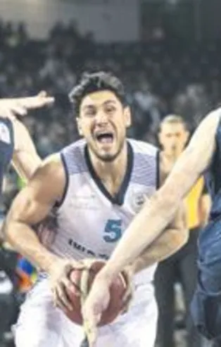 F.Bahçe adını finale yazdırdı