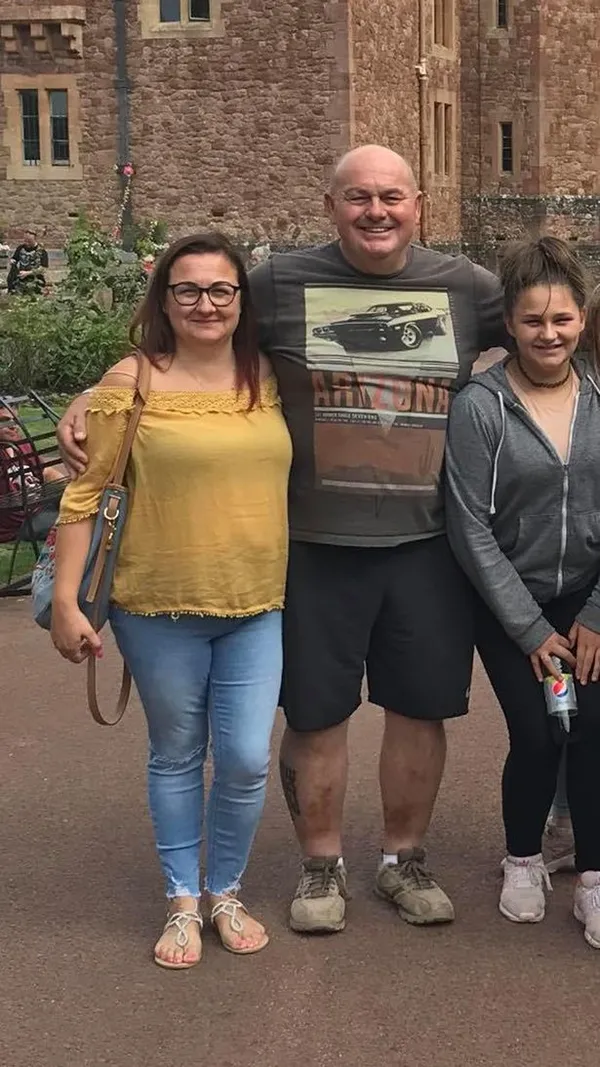 ingiltere-bunu-konusuyor-41-yasindaki-becki-price-en-yakin-arkadasinin-babasiyla-evlendi-1608125164897.jpg İngiltere bunu konuşuyor: 41 yaşındaki Becki Price en yakın arkadaşının babasıyla evlendi-3