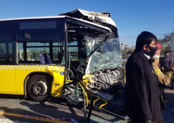 son-dakika-iettnin-cokusu-istanbulda-ibbye-bagli-iett-otobusleri-son-3-ayda-16-kazaya-karisti-1641720085285.jpg SON DAKİKA: İETT'nin çöküşü! İstanbul'da İBB'ye bağlı İETT otobüsleri son 3 ayda 16 kazaya karıştı-10