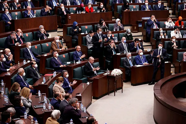 son-dakika-baskan-erdogandan-ak-parti-grup-toplantisinda-onemli-aciklamalar-1637143597032.jpg SON DAKİKA! Başkan Erdoğan'dan AK Parti Grup Toplantısı'nda CHP ve İYİ Parti'ye tepki: Türkiye'yi hedef almaktadır-2