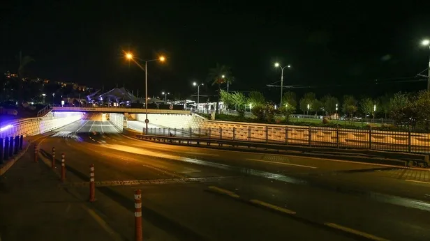 son-dakika-hafta-sonu-sokak-kisitlamasi-basladi-kimler-muaf-nereler-acik-iste-tum-detaylar-1611943448256.jpeg SON DAKİKA! Hafta sonu sokak kısıtlaması başladı! Kimler muaf? Nereler açık? İşte tüm detaylar...-2