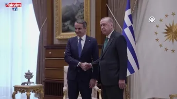 Başkan Erdoğan Miçotakis'i Külliye'de kabul etti