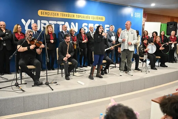 Yurdun ünlüleri, yurtta kalan gençlerle buluşuyor-8