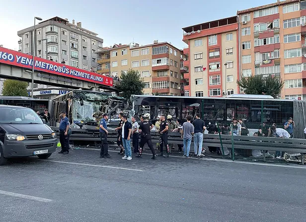 istanbulda-iki-metrobus-kafa-kafaya-carpisti-cok-sayida-yarali-var-1662740639685.jpg Yandaşa ihale facia getirdi! İstanbul’da 4 metrobüsün karıştığı kazada 99 kişi yaralanırken, kaza hakkında soruşturma başlatıldı-5