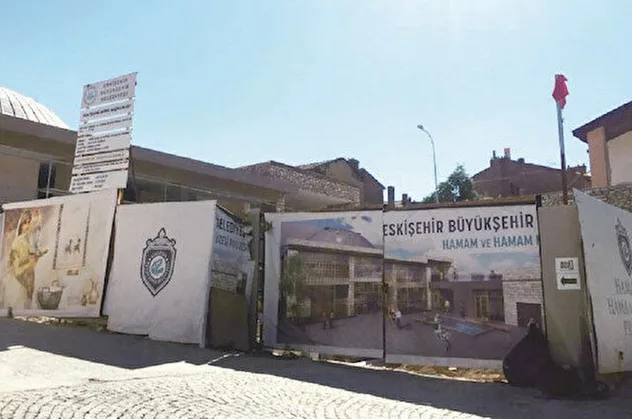CHP'den +18'lik skandal! Çırılçıplak erkek ve kadın heykellerine 430 bin lira