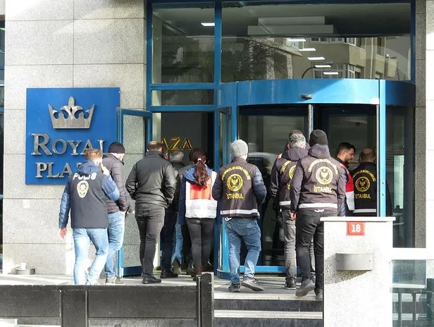 emlak-dolandiricilarina-operasyon-110-gozalti-13-milyonluk-ferrari-1673360434321.jpeg Emlak dolandırıcılarına operasyon: 131 gözaltı! 13 milyonluk Ferrari...-4