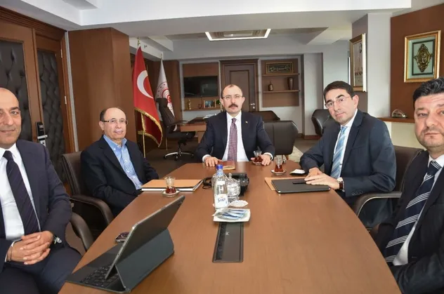 Bakan Muş'tan zincir marketlere etiket uyarısı: "Haksız fiyat artışlarına asla müsaade etmeyeceğiz"