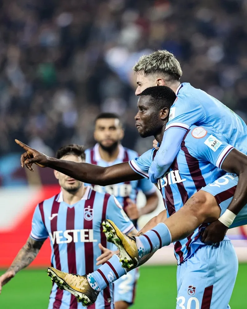 Spor yazarları Trabzonspor ile Fenerbahçe arasında oynanacak dev derbiyi değerlendirdi! Zirvede dengeler değişebilir-6