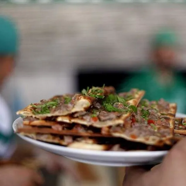 Etli ekmekte yok yok