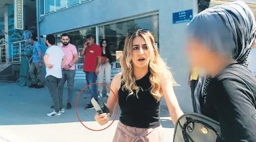 İki muhabir, sevgilisine şiddet uygulayan Tolgahan T'nin belindeki bıçağı aldı kadını kurtardı (Yaşam haberleri)-2