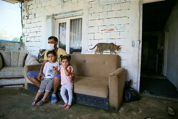 İzmir'deki orman yangını için avuçlarıyla toprak toplayan Suriyeli Hasan gündeme damga vurmuştu! İşte yürek burkan hikayesi!-5