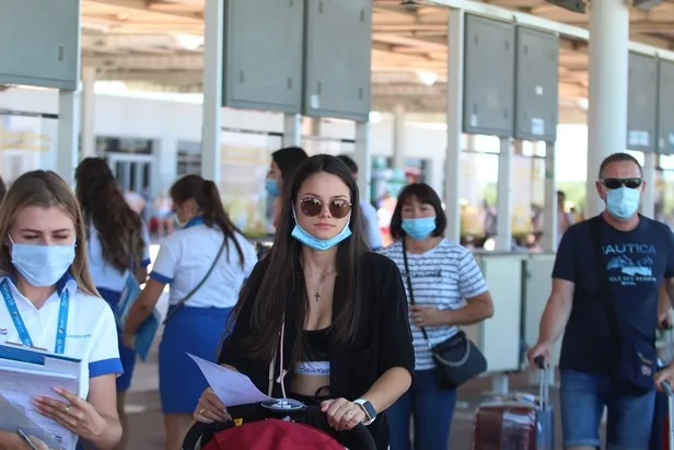 3-ayda-yarim-milyon-ukraynali-turist-geldi-1602251588729.jpg 3 ayda yarım milyon Ukraynalı turist geldi-2