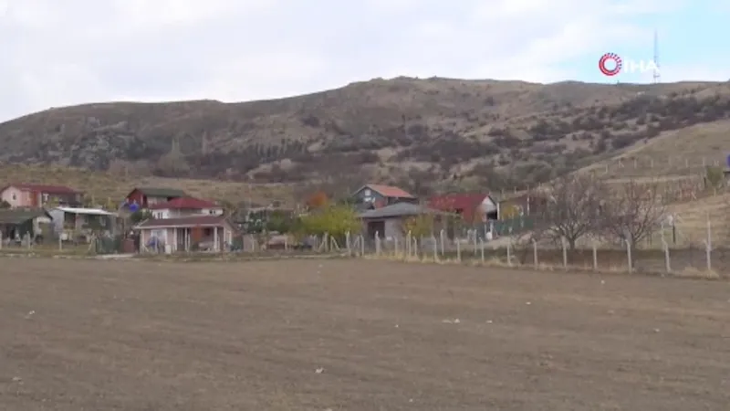 ankarada-basibos-sokak-kopegi-dehseti-13-yasindaki-cocugu-paramparca-ettiler-1731949293385.jpeg Ankara'da başıboş sokak köpeği dehşeti! 13 yaşındaki çocuğu paramparça ettiler-3