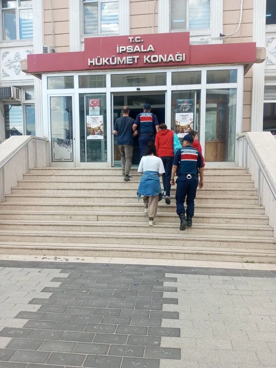 1786727331769.jpeg Terör örgütü FETÖ’nün “Nevşehir Adliyesi Kadınlar İl İmamı” Fatma Aşık, Yunanistan’a kaçarken yakalanarak tutuklandı-3