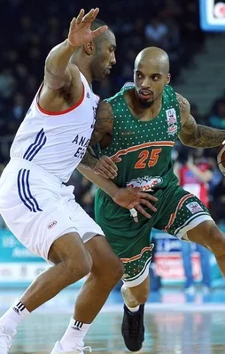 Anadolu Efes'i yenen Banvit şampiyon