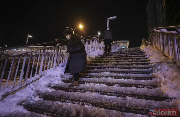 İBB'nin kar rezaleti: İstanbul'da yoğun kar sonrası araçlar yolda kaldı! Vatandaşlar evine gidemedi - 6