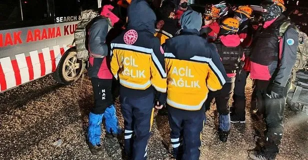 Bursa Uludağ’da mahsur kalan 3 amatör dağcı kurtarıldı! Nefes kesen operasyonun görüntüleri ortaya çıktı