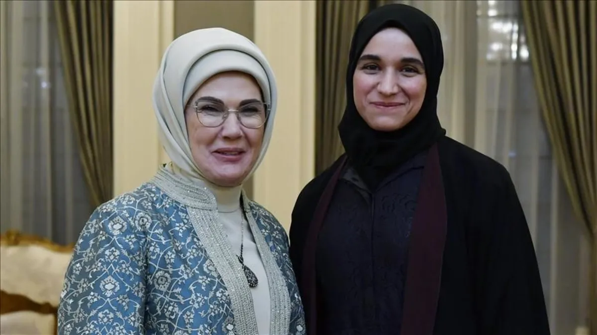 First Lady'ler bir arada! Emine Erdoğan ve Şara'nın eşi ile görüştü