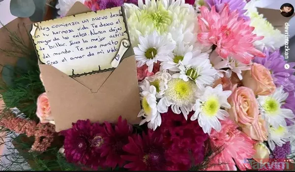 Muhabirlerin "Yeni bir ilişki mi?" sorusuna ise Özkan, "Neye hayırlı olsun diyelim?" diyerek aralarında romantik anlamda bir ilişki olmadığını belirtti.