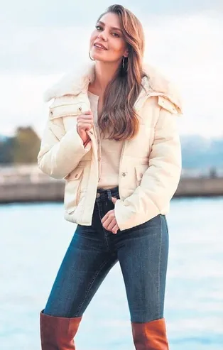 Gizemli aşıklar kendini ele verdi! Aslı Enver Önder Öztarhan'ı takibe aldı