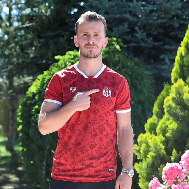 Abdulkadir Parmak resmen Sivasspor’da