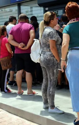 Nüfus müdürlükleri doldu taştı! Adres değişikliği nasıl yapılır? Adres değişikliği için son tarih ne zaman? Eski nüfus cüzdanıyla oy kullanılabilecek mi?