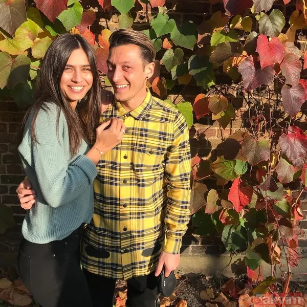 5,5 aylık hamile olan Amine Gülşe’den karnı burnunda poz! Mesut Özil’in biricik eşinin son haline bakın! İkinci bebeği için... - 21