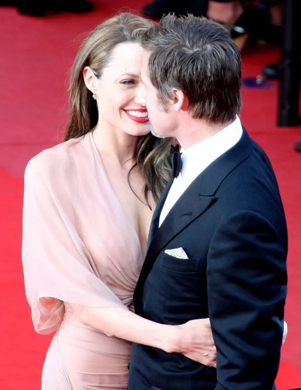 Angelina Jolie’nin yeni sevgilisi mi var?-7