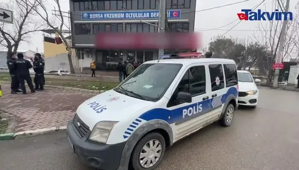 Bursa'nın Osmangazi ilçesinde çıkan bıçaklı kavgada 1 kişi ağır yaralandı.