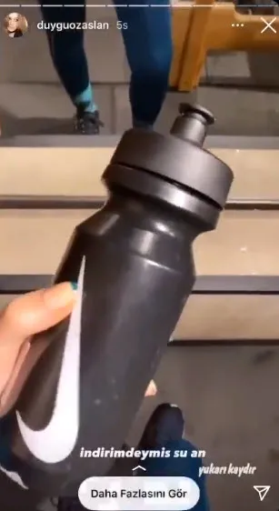 Duygu Özaslan alay konusu olmakta formunu koruyor! Duygu bu kez 'Bittikçe doldurabiliyorsunuz' diyerek suluk reklamı yaptı pes-4