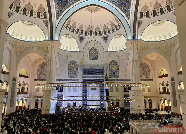 Miraç Kandilinde camiler doldu: Dualarla idrak edildi - 17