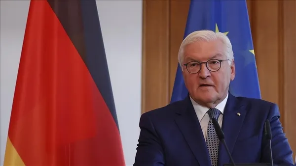 almanyadan-surpriz-ukrayna-hamlesi-cumhurbaskani-steinmeier-kievde-1666676309542.jpg Almanya'dan sürpriz Ukrayna hamlesi: Cumhurbaşkanı Steinmeier Kiev'de-3