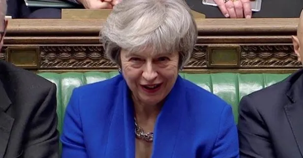 Son dakika: Theresa May parlamentodan güvenoyu aldı