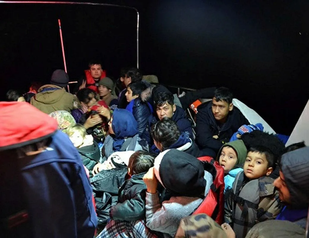 Yurt dışına kaçarken yakalandılar! Tam 52 kişi...