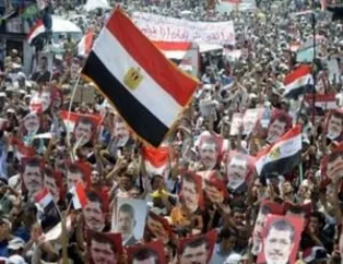 Mursi'ye büyük destek