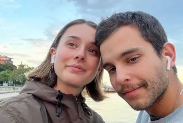 Oğulları Can aşk pozlarına doyamıyor! İşte Arzum Onan ve Mehmet Aslantuğ’un müstakbel gelini! Lal tıpkı kaynanası...