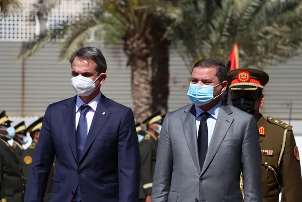 son-dakika-yunan-basbakan-micotakisin-kucuk-dustugu-anlar-sinir-disi-ettigi-buyukelcinin-ayagina-gitti-1617787476854.jpg SON DAKİKA: Yunan Başbakan Miçotakis'in küçük düştüğü anlar! Sınır dışı ettiği büyükelçinin ayağına gitti-8