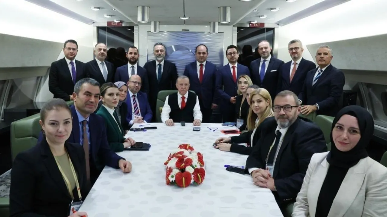 Başkan Erdoğan’dan Yunanistan dönüşü uçakta önemli açıklamalar