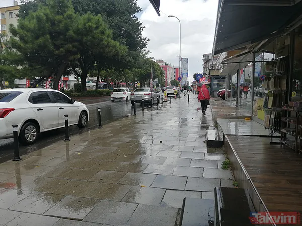 İstanbul'da kısa süreli yağış trafiği vurdu! Araçlar zor ilerledi duraklar doldu... - 13