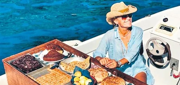 Denizde kahvaltı