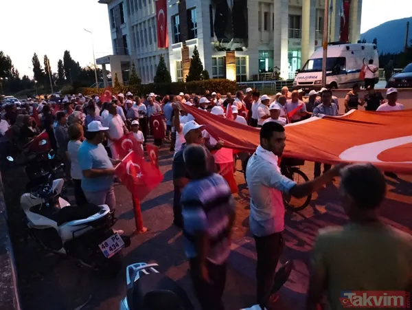 15 Temmuz anma etkinliklerinde meydanlar doldu taştı - 9